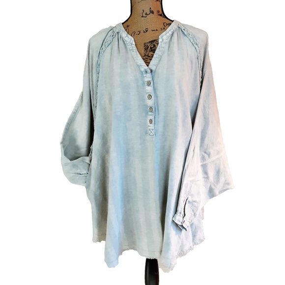 Oli & Hali Tops - NWT Oli & Hali Oversized Boho Top Dolman Sleeve Acid Wash Denim Blue Raw Hem